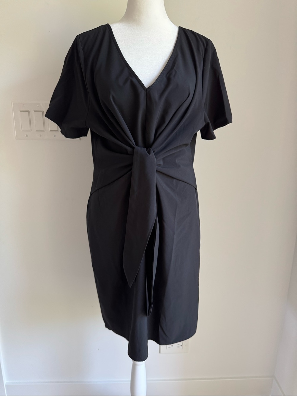 EVERLY Classic Black Dress Tie in Front Women's L Casual